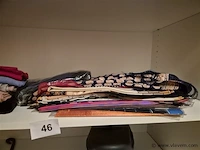 Sjaals en handtassen - afbeelding 4 van  7