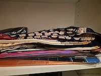 Sjaals en handtassen - afbeelding 5 van  7