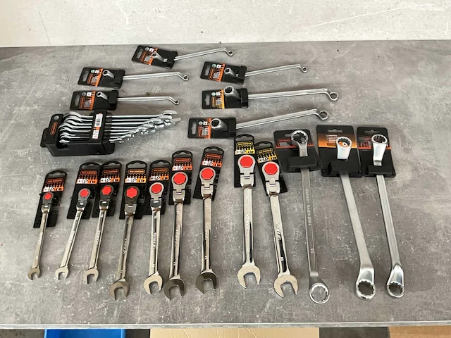 Skandia diverse ring- en steeksleutels - afbeelding 1 van  8