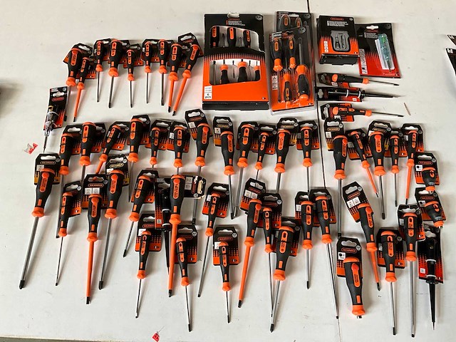 Skandia partij diverse schroevendraaiers - afbeelding 1 van  11