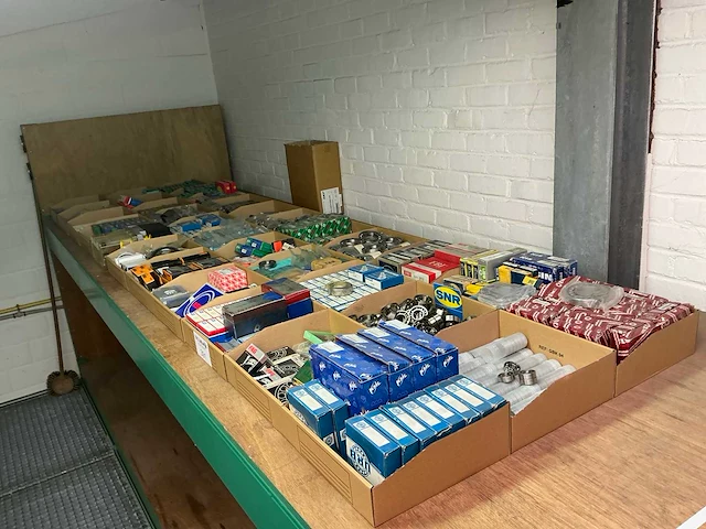 Skf, fag en kml grote partij diverse lagers - afbeelding 1 van  26