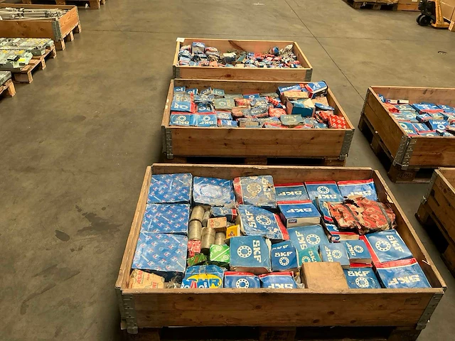 Skf partij kogellagers - afbeelding 1 van  19