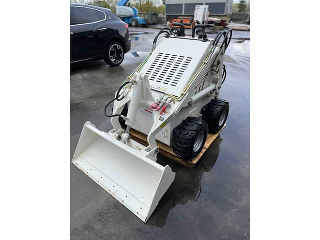 Skid steer 380 skidder - afbeelding 1 van  28