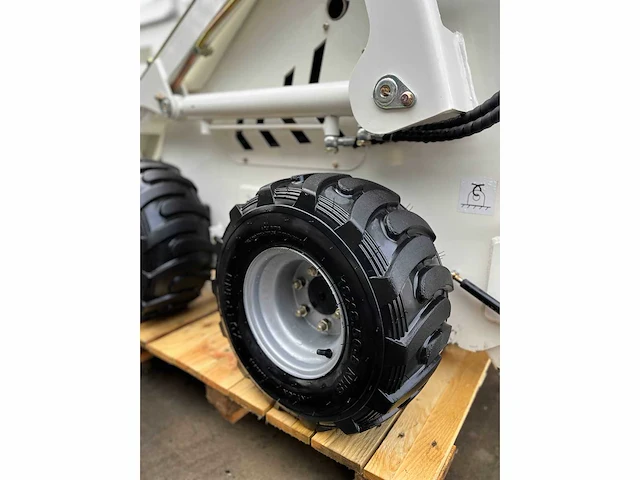 Skid steer 380 skidder - afbeelding 18 van  28
