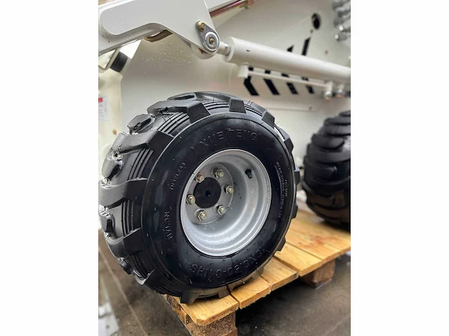 Skid steer 380 skidder - afbeelding 19 van  28
