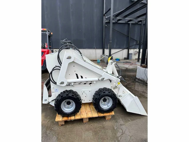 Skid steer 380 skidder - afbeelding 21 van  28