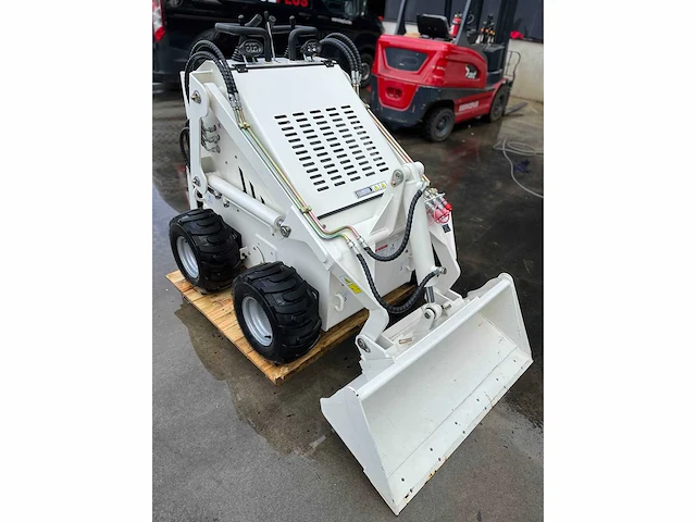 Skid steer 380 skidder - afbeelding 12 van  28