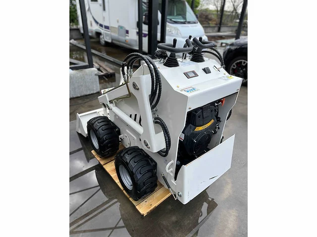 Skid steer 380 skidder - afbeelding 23 van  28
