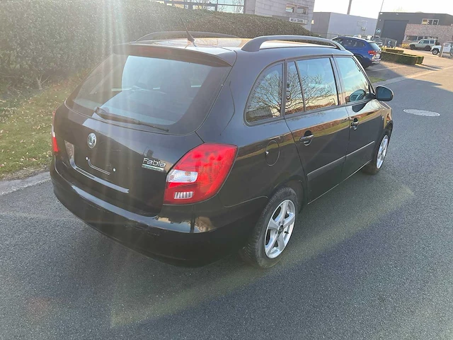 Skoda - 2009 - fabia - personenauto - afbeelding 14 van  19