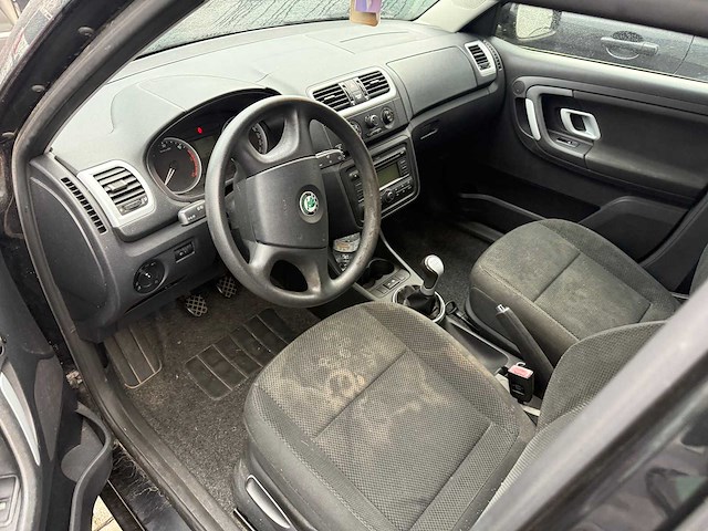 Skoda - 2009 - fabia - personenauto - afbeelding 2 van  15