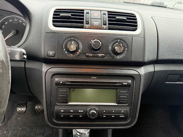 Skoda - 2009 - fabia - personenauto - afbeelding 3 van  15