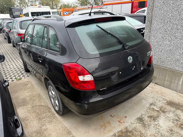 Skoda - 2009 - fabia - personenauto - afbeelding 10 van  15
