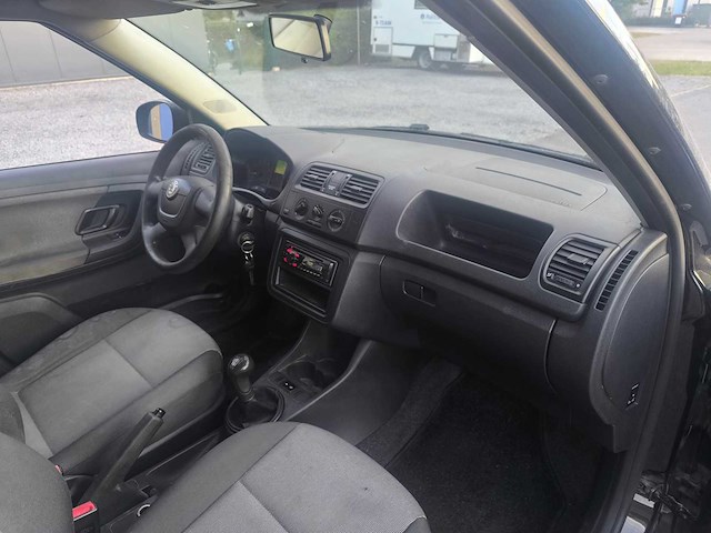 Skoda - 2011 - fabia - hatchback - personenauto - afbeelding 3 van  25