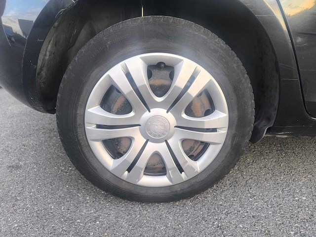 Skoda - 2011 - fabia - hatchback - personenauto - afbeelding 8 van  25