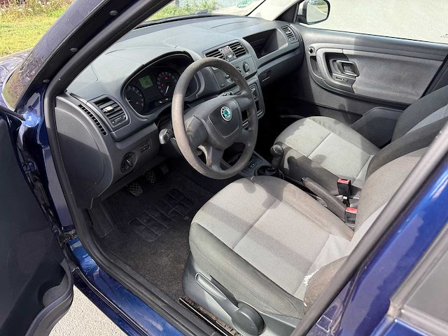 Skoda - 2011 - fabia - personenauto - afbeelding 8 van  22