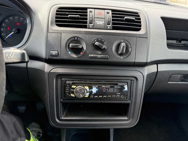 Skoda - 2011 - fabia - personenauto - afbeelding 10 van  22