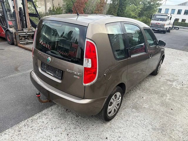 Skoda - 2012 - roomster - personenauto - afbeelding 18 van  19