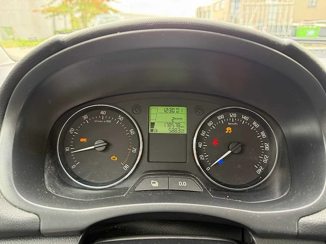 Skoda - 2013 - roomster - personenauto - afbeelding 21 van  28
