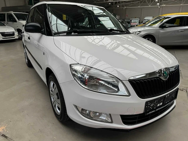 Skoda - fabia - car - 2013 - afbeelding 6 van  23