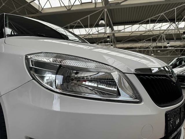 Skoda - fabia - car - 2013 - afbeelding 7 van  23
