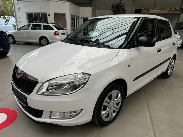 Skoda - fabia - car - 2013 - afbeelding 1 van  23