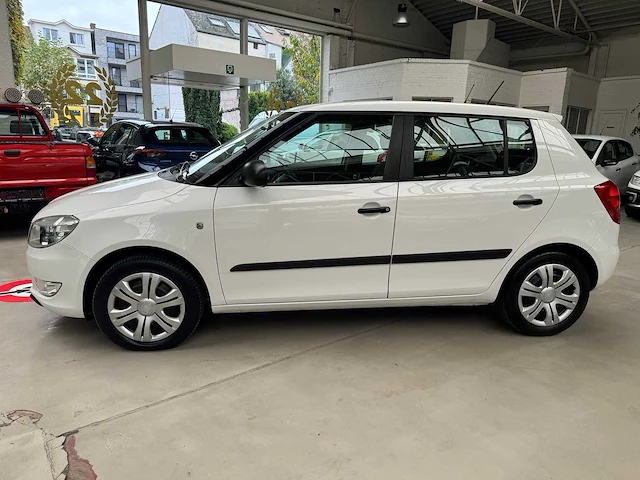 Skoda - fabia - car - 2013 - afbeelding 18 van  23