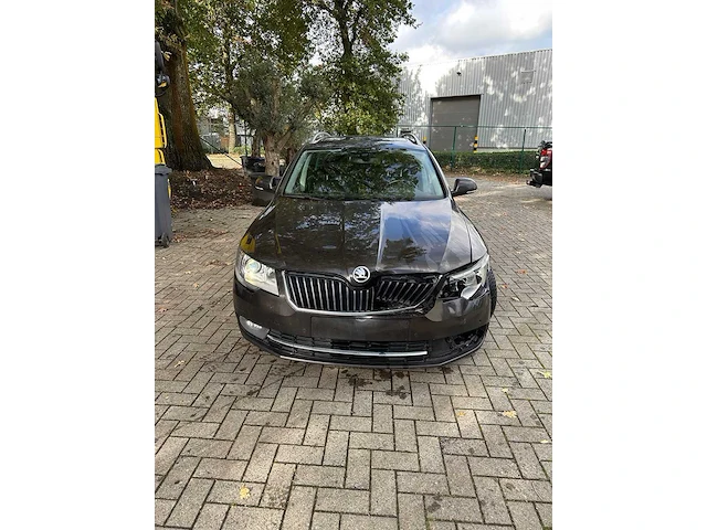 Skoda - superb - break - skoda superb - afbeelding 4 van  10
