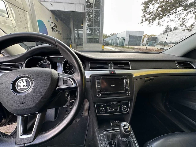 Skoda - superb - break - skoda superb - afbeelding 9 van  10