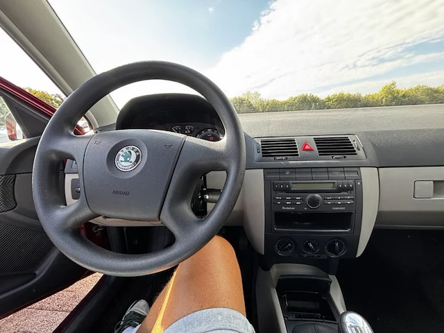 Skoda fabia 1.2i ambiente 55,2007 - afbeelding 2 van  31