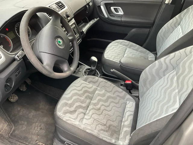 Skoda fabia personenauto - afbeelding 8 van  11