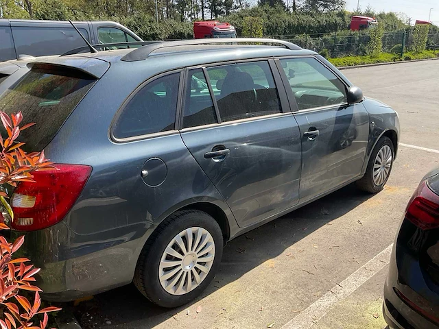Skoda fabia personenauto - afbeelding 7 van  13