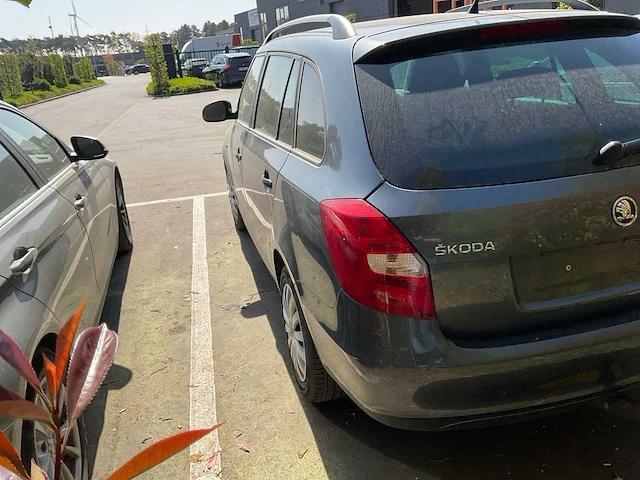 Skoda fabia personenauto - afbeelding 13 van  13