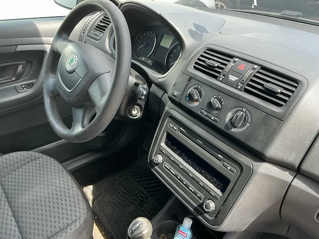 Skoda fabia personenauto - afbeelding 8 van  11