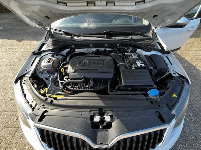 Skoda octavia 4x4, 2016 - afbeelding 2 van  44