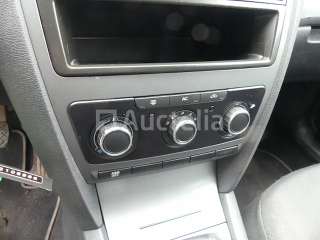 Skoda octavia combi stationwagon (2011-97.803 km) - afbeelding 3 van  36