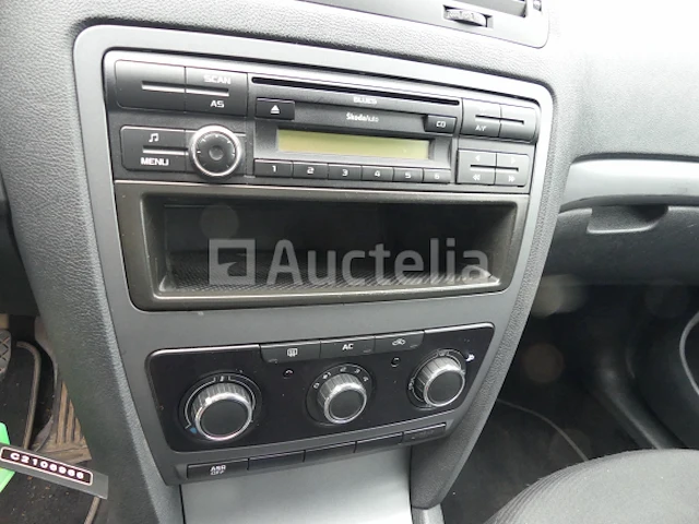 Skoda octavia combi stationwagon (2011-97.803 km) - afbeelding 17 van  36