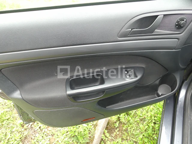 Skoda octavia combi stationwagon (2011-97.803 km) - afbeelding 32 van  36