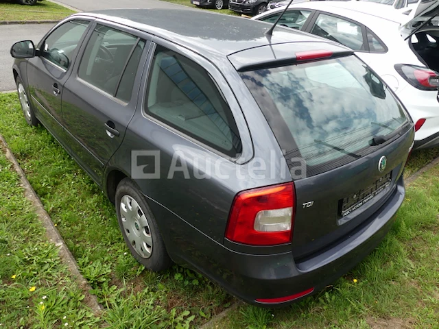 Skoda octavia combi stationwagon (2011-97.803 km) - afbeelding 35 van  36