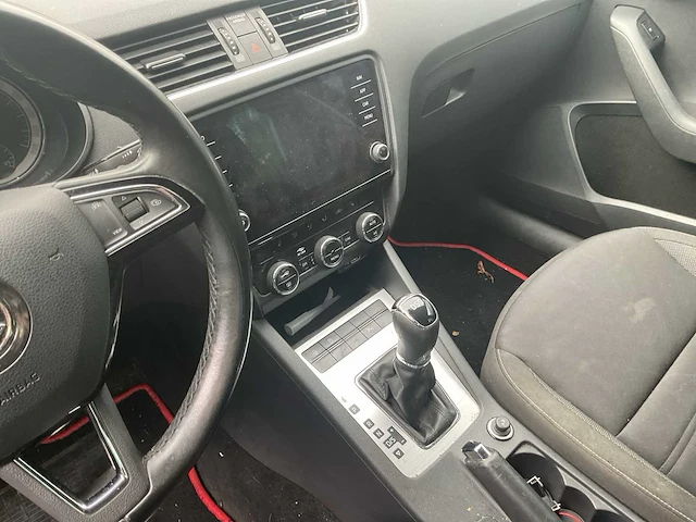 Skoda octavia personenauto - afbeelding 7 van  8
