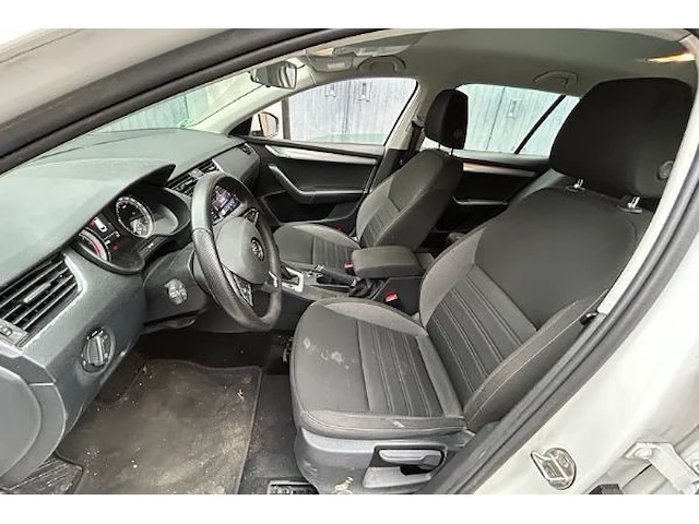 Skoda octavia stationwagen turismo - afbeelding 14 van  20
