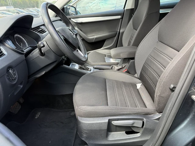 Skoda octavia sw 1.6 cr tdi ambition dsg (eu6.2) 115 at, 2019 - afbeelding 24 van  26