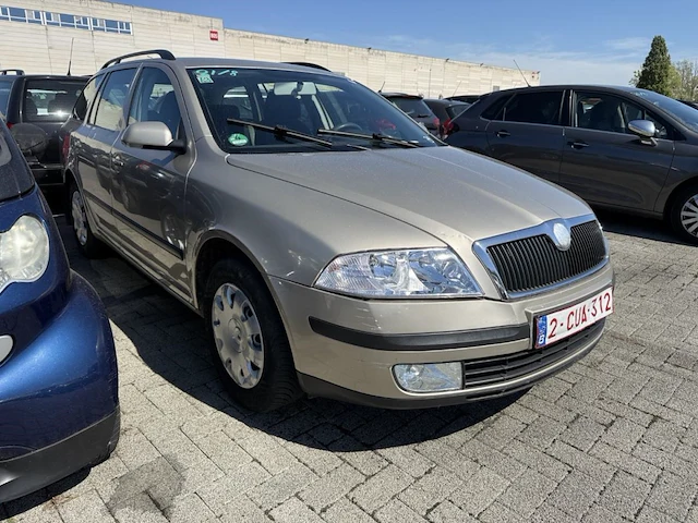 Skoda octavia sw 1.6i ambiente 102, 2006 - afbeelding 3 van  33