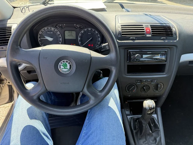 Skoda octavia sw 1.6i ambiente 102, 2006 - afbeelding 8 van  33