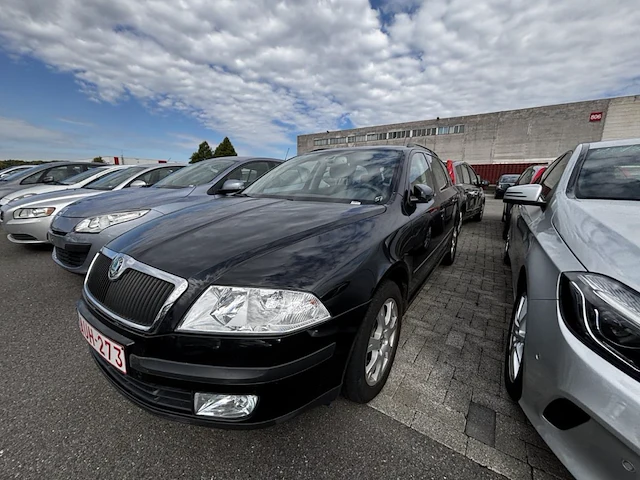 Skoda octavia sw 1.6i ambiente 102,2007 - afbeelding 1 van  28