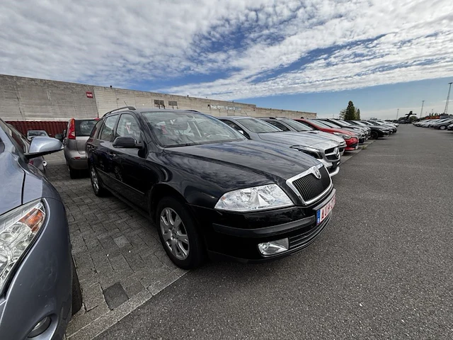 Skoda octavia sw 1.6i ambiente 102,2007 - afbeelding 22 van  28