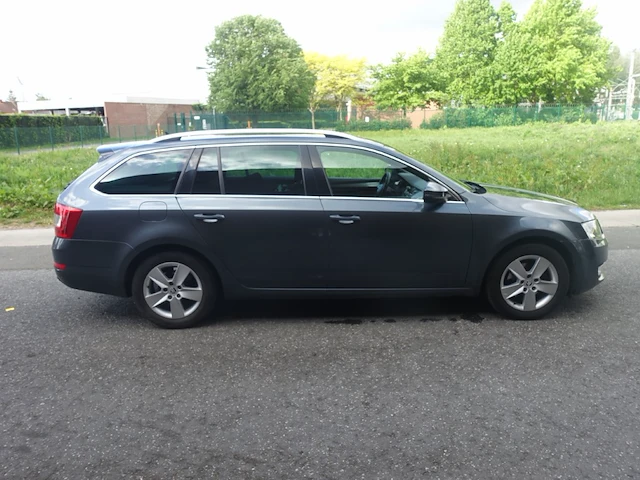 Skoda octavia - afbeelding 17 van  23