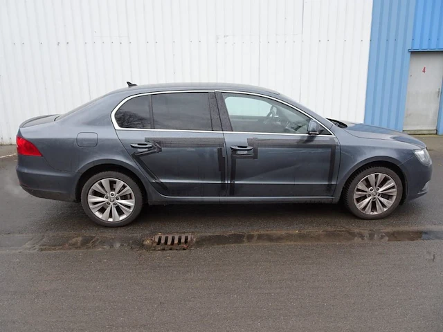 Skoda superb - afbeelding 18 van  23