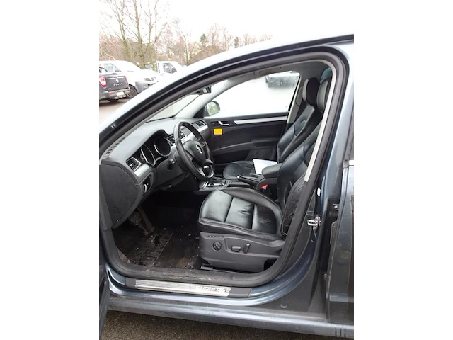 Skoda superb - afbeelding 19 van  23