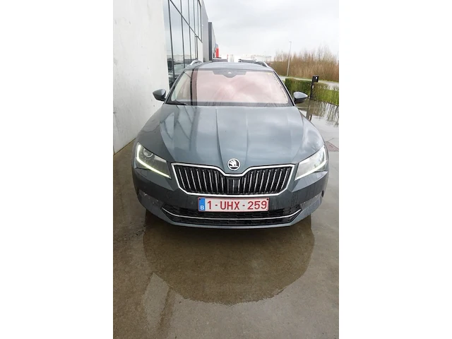 Skoda superb - afbeelding 12 van  24