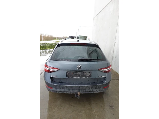 Skoda superb - afbeelding 18 van  24